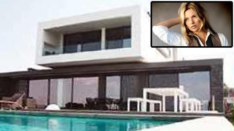 Kate Moss Bodrum’da Gündoğan Green Life Villaları'nı beğendi 