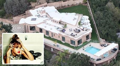 Rihanna, Los Angeles’taki evini 15 milyon dolara sattı