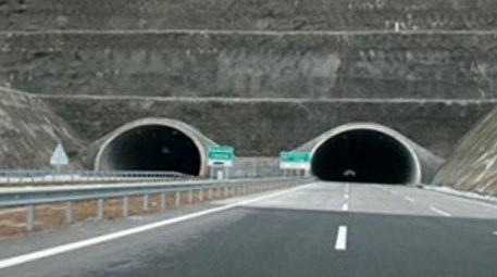Türkiye'nin en uzun tüneli Ovit'te 9 bin 600 metre yol alındı