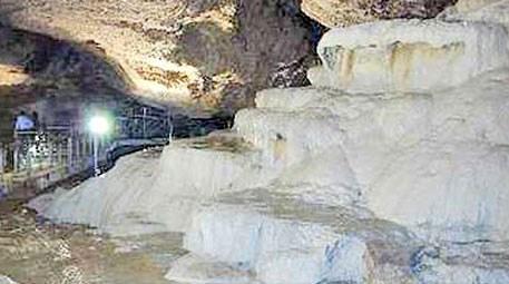 Denizli'deki Kaklık mağarası ziyaretçilerin ilgisini çekiyor