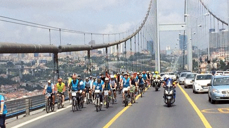 10 bin bisikletli, Boğaz Köprüsü'nden geçti