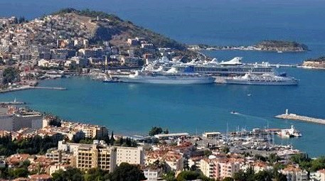 Kuşadası'nda 2.6 milyon liraya satılık 3 gayrimenkul!