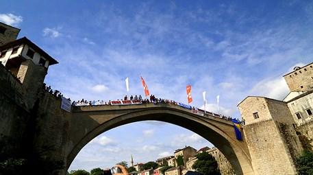 Mostar Köprüsü'nde 448.kez atlama yarışı düzenlendi