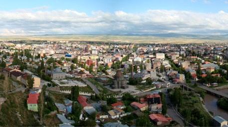 Kars’taki arsa ve lojmanlar 9.5 milyon liraya alıcı bulacak  