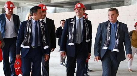 Vittorio Colao, inşaatı devam eden Vodafone Arena’yı ziyaret etti