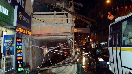 Zonguldak'ta binanın yıkımı için kurulan iskele çöktü!