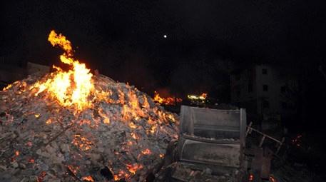 Çorum Bayat'ta yangın... 30 ev cayır cayır yandı!