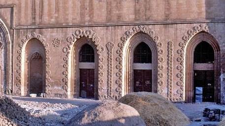 800 yıllık Kızıltepe Ulu Camisi restore edilecek