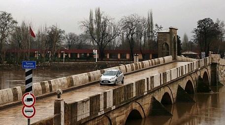 Edirne’de Tunca ve Meriç köprüleri trafiğe kapatıldı!