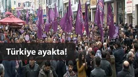 Özgecan Aslan için Beyoğlu’nda yürüyüş düzenlendi!