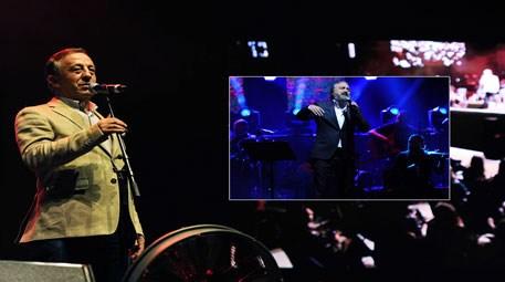 Ağaoğlu'nun Volkan Konak konserini 10 bin kişi izledi!