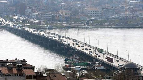 Atatürk Köprüsü'nde bakım çalışması!
