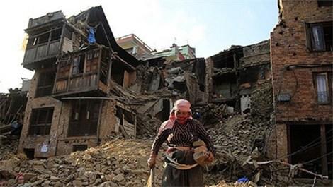 Nepal'deki büyük depremde 650 bin kişi evsiz kaldı