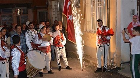 Bursa'da vatandaşlar sahura Rumeli ezgileriyle uyandı!