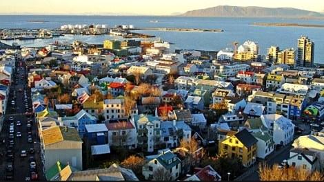 İzlanda satılmaktan kurtuldu, bir de örnek ülke oldu