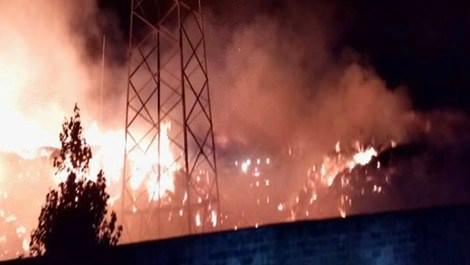 İzmir'de fabrika yangını devam ediyor!