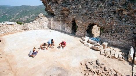 Antalya Gazipaşa'da 2 bin yıllık Roma mozaiği bulundu!