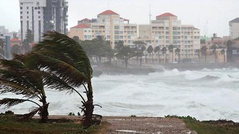 Karayipler'i tropikal fırtına vurdu