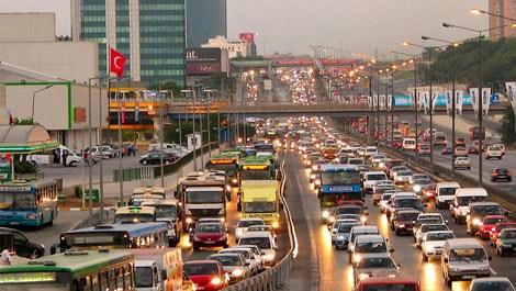 İstanbul trafiğine her gün bin yeni araç katılıyor!