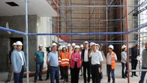 Diyarbakır'da inşa edilen Kongre Merkezi'nde çalışmalar sürüyor 