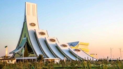 Türkmenistan'daki Awaza Kongre Merkezi açıldı 