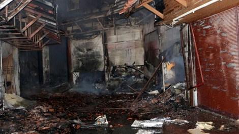Alanya’da turistik işyerleri yangında kül oldu