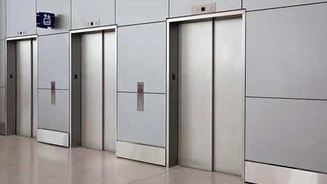 'Yeşil etiketi olmayan asansörlere binmeyin'