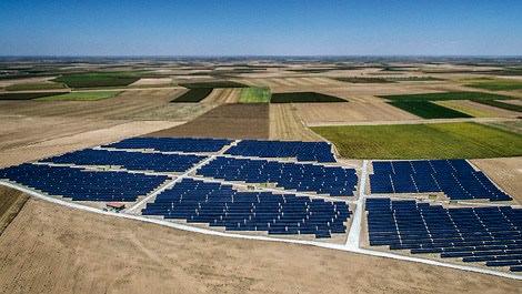 Türkiye'nin en büyük güneş enerjisi santrali Konya'da açıldı 