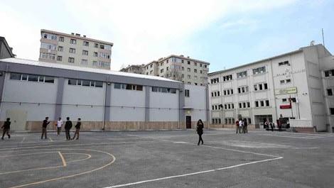 Bağcılar’da okullar yeni spor salonlarına kavuşuyor
