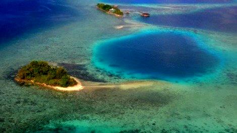 Büyük Okyanus'ta beş adayı deniz yuttu