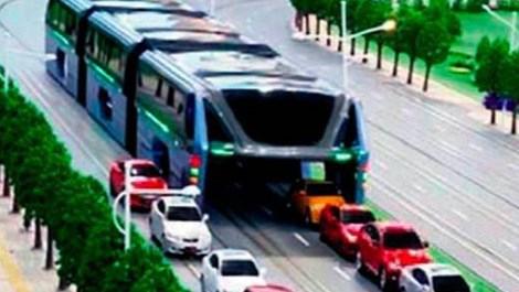 Çin, trafik sorunu için devasa otobüs üretti