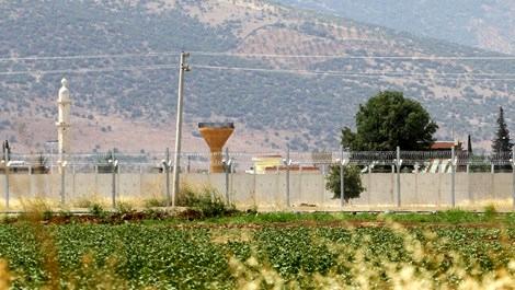 Suriye sınırındaki güvenlik duvarı çalışmaları sürüyor