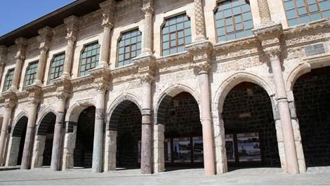 Diyarbakır Ulu Cami'de restorasyon başladı!