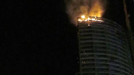 Başakşehir'de 32 katlı otel inşaatında yangın!
