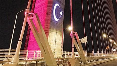 Yavuz Sultan Selim Köprüsü'nde LED'li şov!