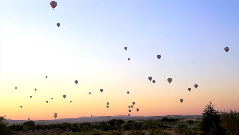 Bayramın ilk gününde Kapadokya balonları havalandı!