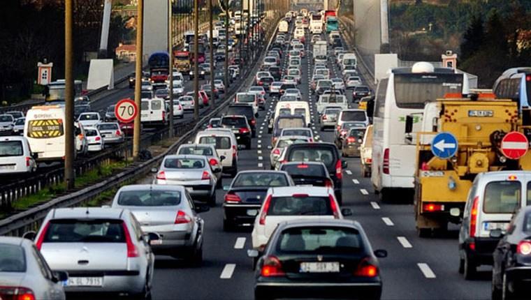 İBB, pazartesi günü trafiğe çıkacakları uyardı 