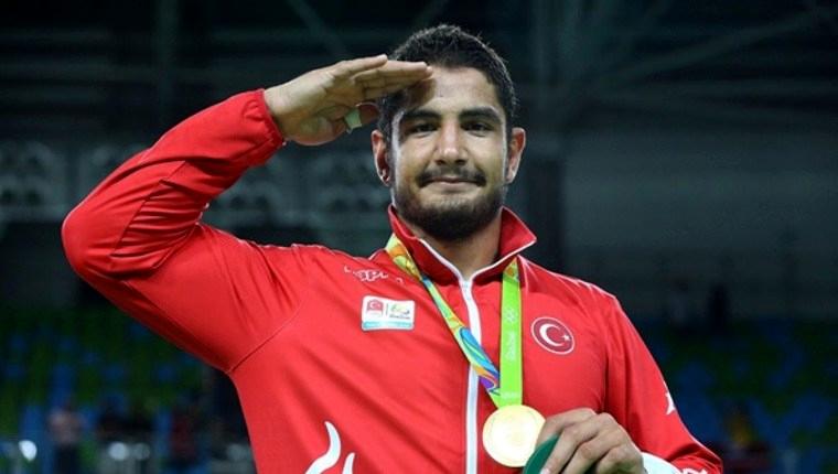 Olimpiyat şampiyonu Taha Akgül'e arsa hediye edildi