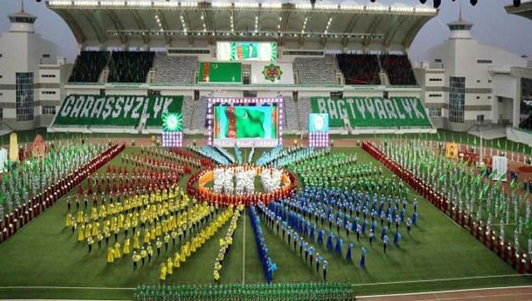 Türkmenistan, bağımsızlığının 25. yılını kutladı