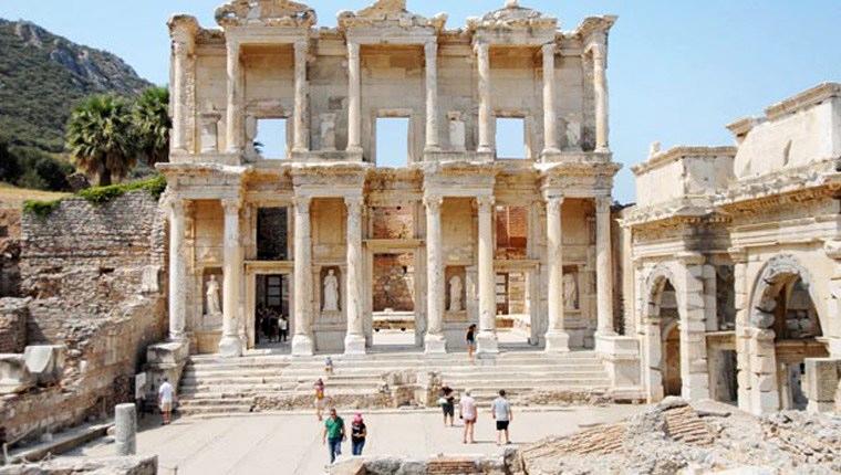 İzmir'de Efes'i Türk arkeologlar kazacak!