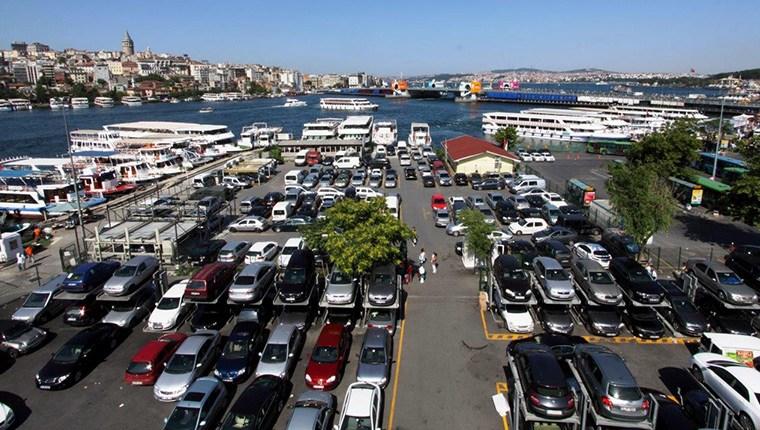 İstanbul'da araçlar otopark bulamıyor!