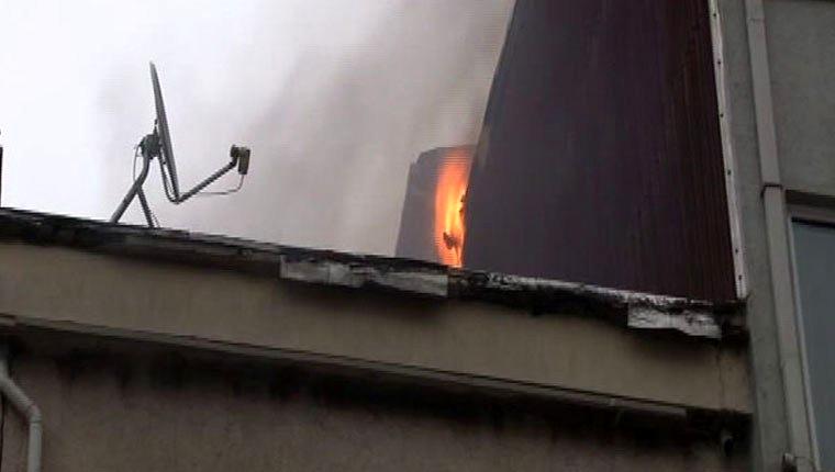 Şişli'de 2 katlı binada yangın