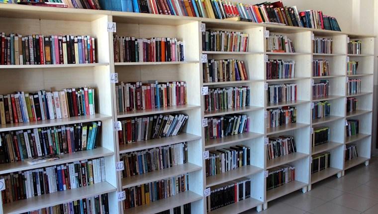 Üniversite öğrencileri 9 ilde 19 köy okuluna kütüphane kurdu