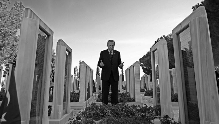 Cumhurbaşkanı Erdoğan, şehitler için dua etti 
