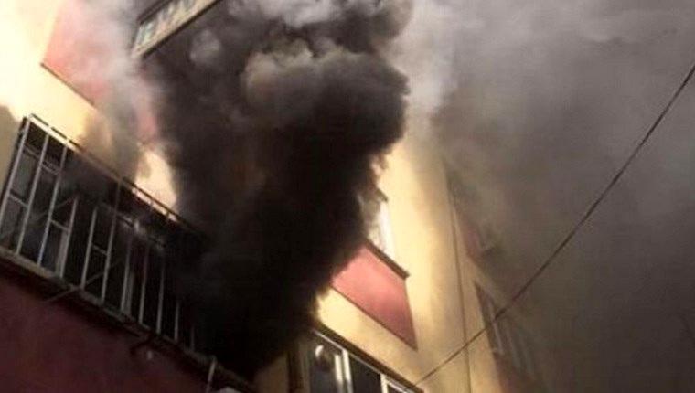 Karaköy'de iş yerinde yangın paniği!