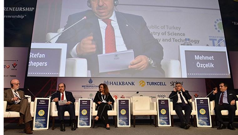 Mehmet Özçelik, 2. Dünya İnovasyon konferansına katıldı