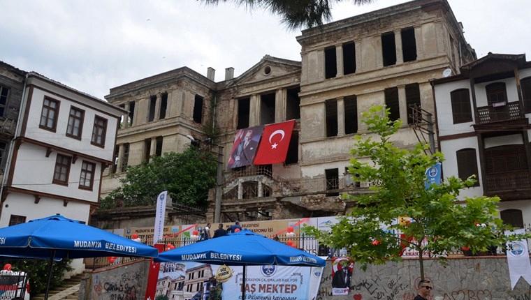 Bursa'daki tarihi Trilye Taş Mektep restore ediliyor