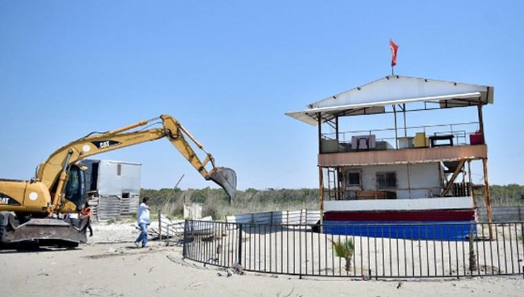 Akdeniz kıyılarındaki kaçak yapıların yıkımı başladı