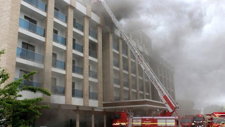 Fatih’te otelde yangın çıktı!