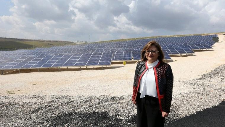 Gaziantep'teki güneş enerjisi santralinden elektrik üretiliyor
